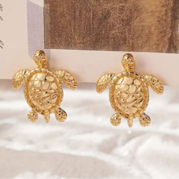 Sea Turtle 18K Gold Plated Stud Earrings - Picture 1 of 5